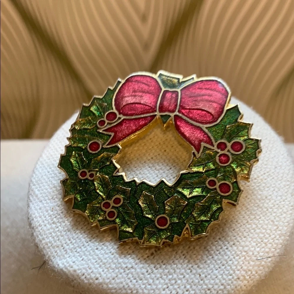 Vintage Festive Wreath Brooch with Pink Bow
